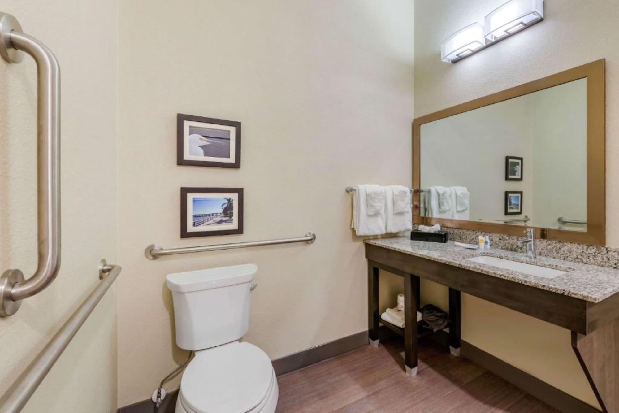 Ameniti Bay - Best Western Signature Collection Fruitville ภายนอก รูปภาพ