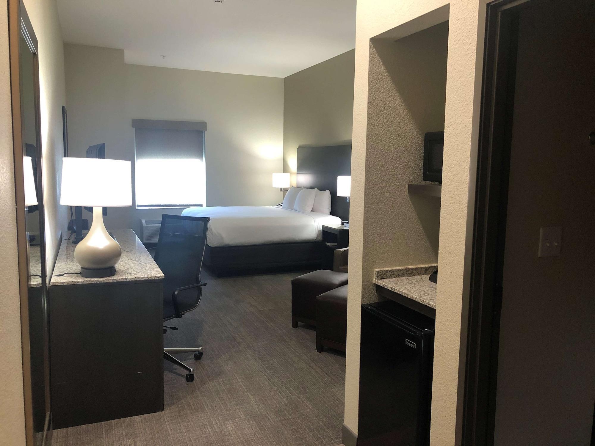 Ameniti Bay - Best Western Signature Collection Fruitville ภายนอก รูปภาพ