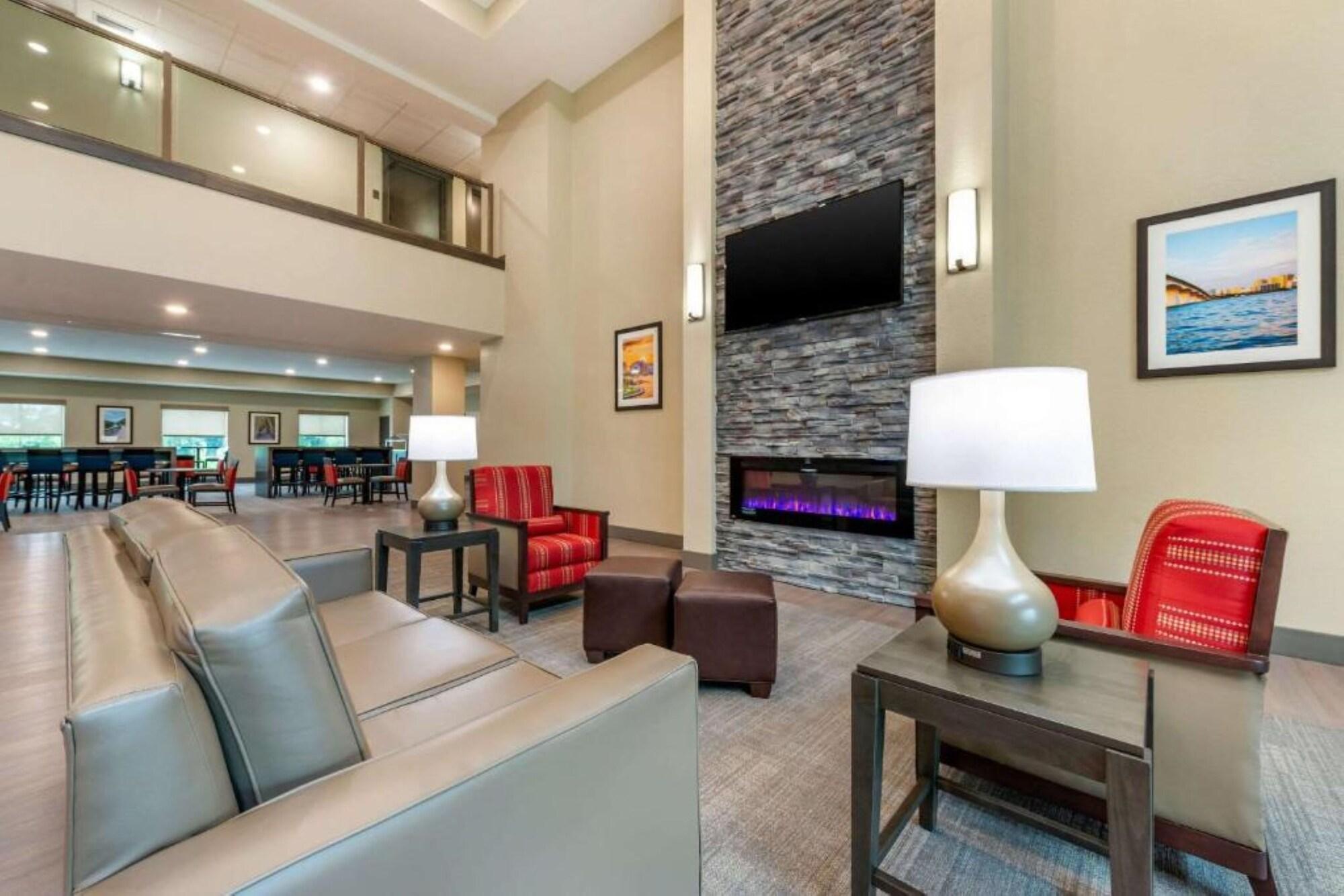 Ameniti Bay - Best Western Signature Collection Fruitville ภายนอก รูปภาพ