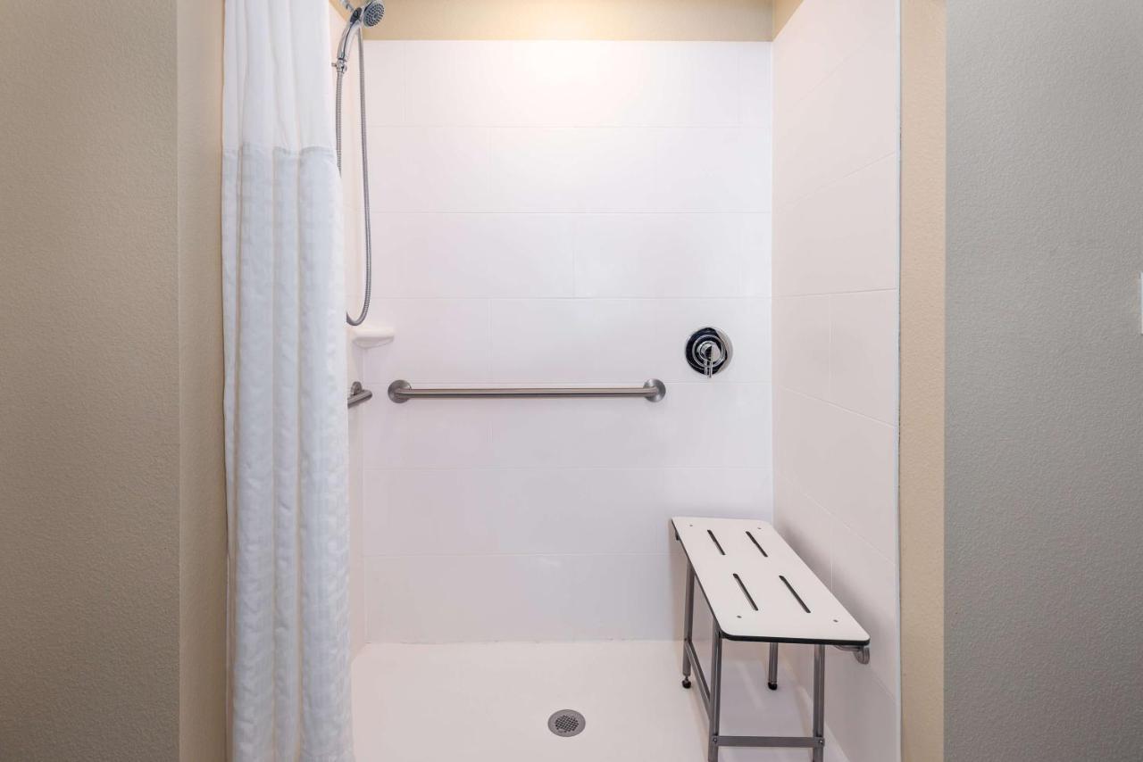 Ameniti Bay - Best Western Signature Collection Fruitville ภายนอก รูปภาพ