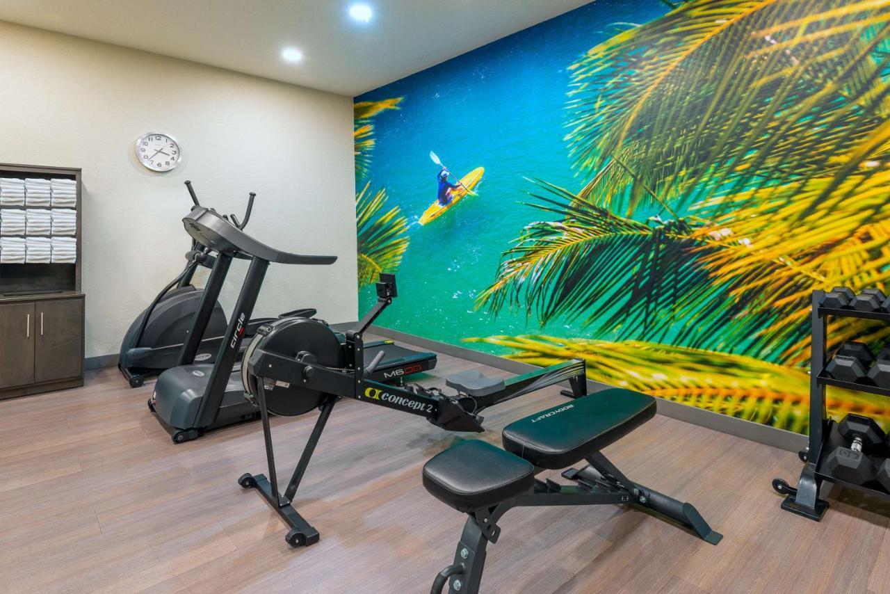 Ameniti Bay - Best Western Signature Collection Fruitville ภายนอก รูปภาพ